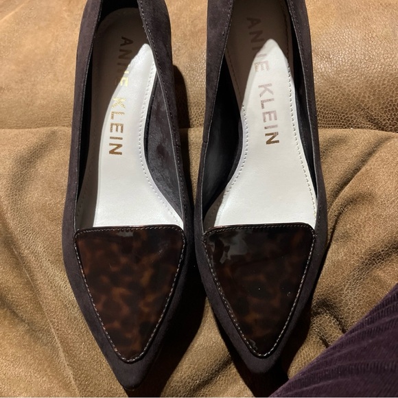 Anne Klein Womens Brown Tortoise AKMedley Suede Low Heel Pump Size 8 Career - Picture 7 of 7